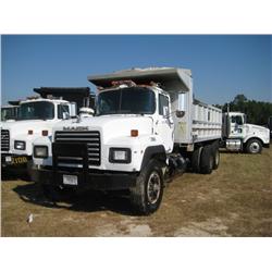 2003 MACK RD690S T/A DUMP,