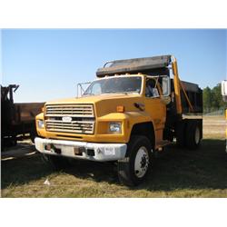1992 FORD F700 S/A DUMP,