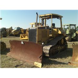 CAT D5M XL CRAWLER TRACTOR,
