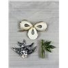 Image 2 : 5 Vintage Brooches in Case