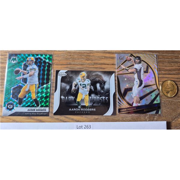 Aaron Rodgers Mosaic Green, Dark Horses & Revolution - Football Card