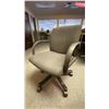 Image 2 : BLACK PADDED MOBILE OFFICE TASK CHAIR