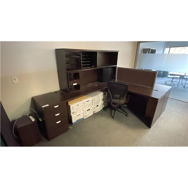 LARGE DARK WOOD L SHAPED SINGLE PEDESTAL EXECUTIVE DESK WITH HUTCH, STORAGE SHELF, 2 DRAWER LATERAL