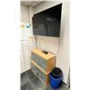 Image 2 : TCL 50S425-CA 50" 4K SMART LED ROKU TELEVISION WITH WALL MOUNT & 2 LIGHT WOOD CABINETS