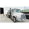 Image 4 : 2014 HINO 268, 2DR FLATDECK PU, WHITE, VIN 2AYNF8JT3E3S13397,