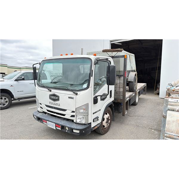 2018 ISUZU NRR, 2DR FLATDECK PU, WHITE, VIN JALE5W163J7301236,