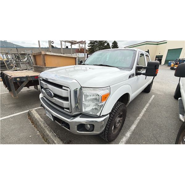 2016 FORD F-350 XLT SUPERDUTY, 4DR CREW CAB PU, WHITE, VIN 1FT8W3B66GED43705,