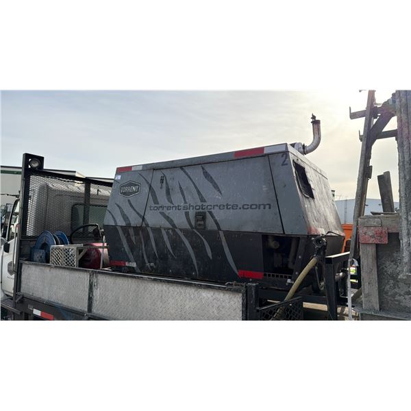 SULLAIR 375 CAT, GREY HEAVY DUTY INDUSTRIAL JOBSITE ROTARY SCREW COMPRESSOR