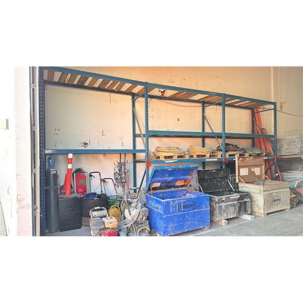 3 BAYS OF BLUE INDUSTRIAL PALLET RACKING INCLUDING 4 UPRIGHT, 16 CROSS BARS & ASSORTED WOOD