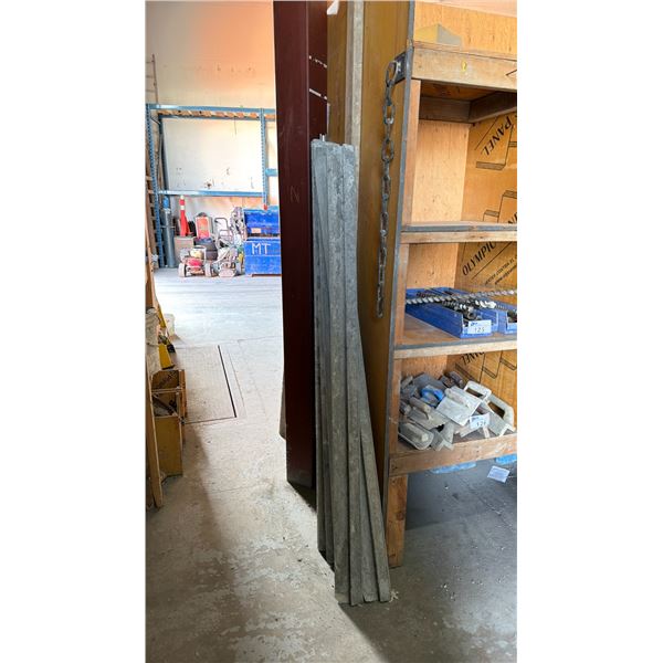 6 ASSORTED LEVELS & STACK OF CEMENT LEVELERS