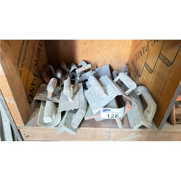 ASSORTED INDUSTRIAL CEMENT HAND FLOATS
