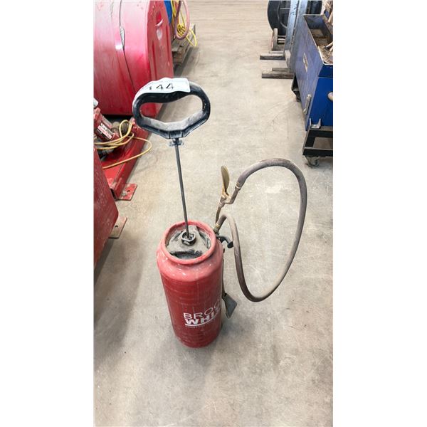 BROCK WHITE HAND PUMP PORTABLE CHEMICAL SPRAYER