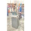 Image 2 : COMBINATION INDUSTRIAL DISC & VERTICAL SANDER
