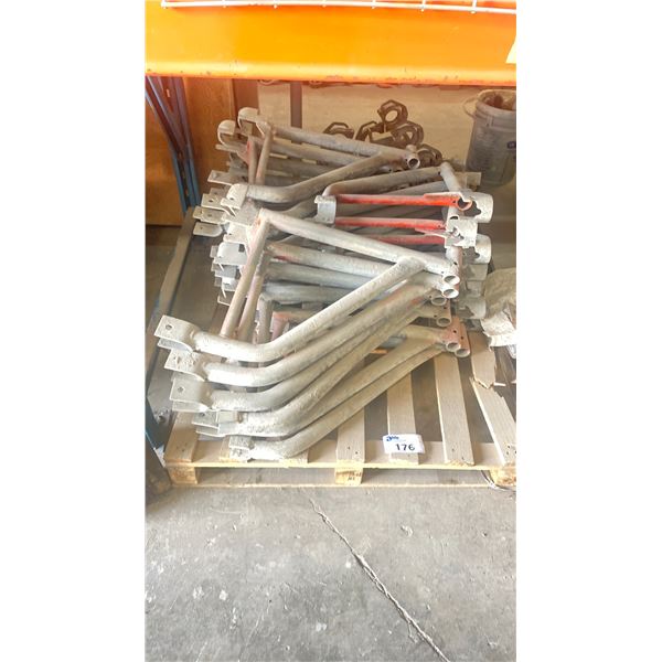 PALLET OF SCAFFOLDING/EQUIPMENT PLATFORM ATTACHMENTS - APPROX.21 PCS.