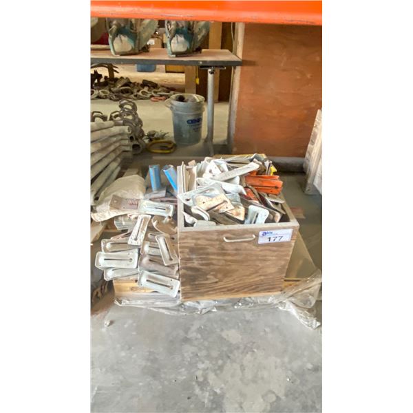 PALLET OF CONCRETE FORM CONSTRUCTION SNAP TIE WEDGES