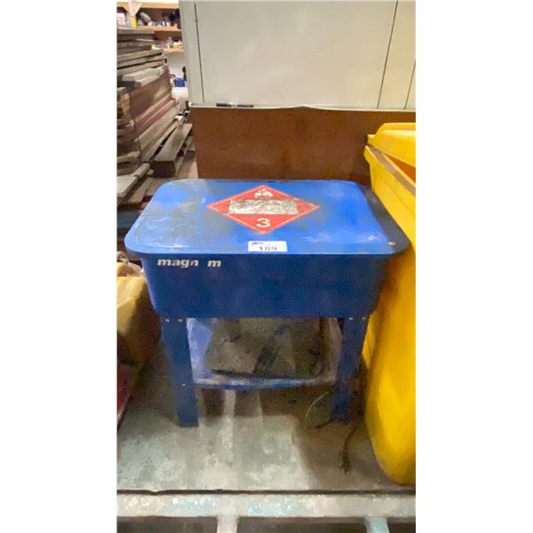 MAGNUM SOLVENT TANK PARTS CLEANER *SOME SOLVENT IN TANK*