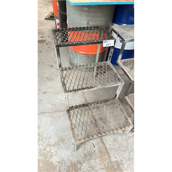 2 1/2FT (3) STEP STEEL SHOP STAIRS