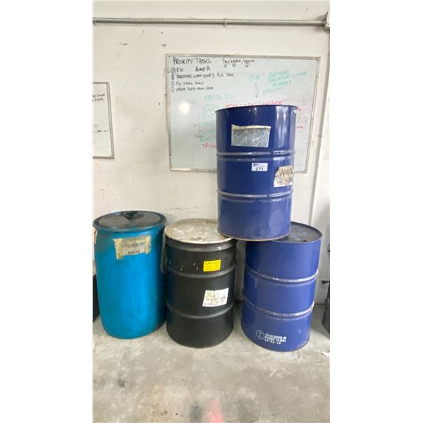 EMPTY INDUSTRIAL OIL/LIQUID BARRELS