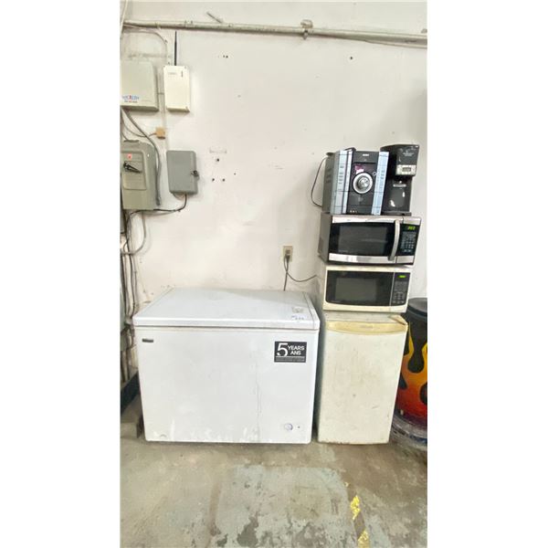 A DANBY PREMIERE FREEZER, A DIPLOMAT MINI FRIDGE, 2 DANBY MICROWAVES, A SONY STEREO (NO SPEAKERS)
