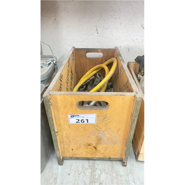 BOX OF ASSORTED STEEL HARDWARE AND AN AIR HOSE