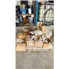 Image 1 : PALLET OF ASSORTED HYDRAULIC HOSE, HYDRAULIC COMPONENTS, HYDRAULIC CYLINDERS, HARDWARE