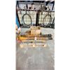 Image 1 : PALLET WITH 8 ASSORTED INDUSTRIAL HEAVY MACHINE HYDRAULIC CYLINDERS