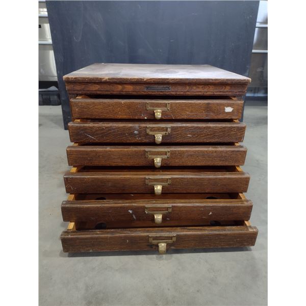 Catalog card cabinet