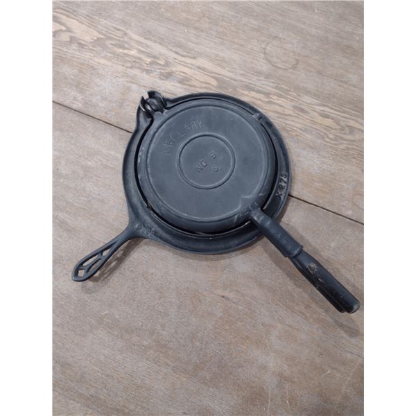 McClary cast irn waffle iron