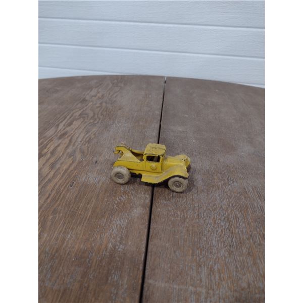 heavy steel toy tow truck