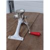 Image 1 : table top mincer