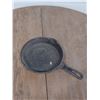 Image 1 : Wagner Ware 9" cast iron skillet