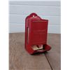 Image 1 : match holder