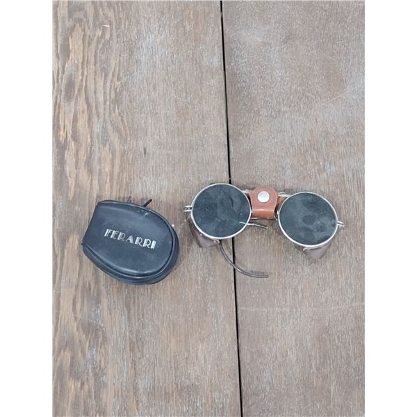 2 pairs of sunglasses