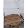 Image 3 : round oak table with three leaves