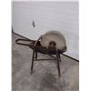 Image 2 : Schofield treadle grindstone