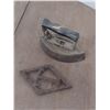 Image 1 : Clothes iron with stand