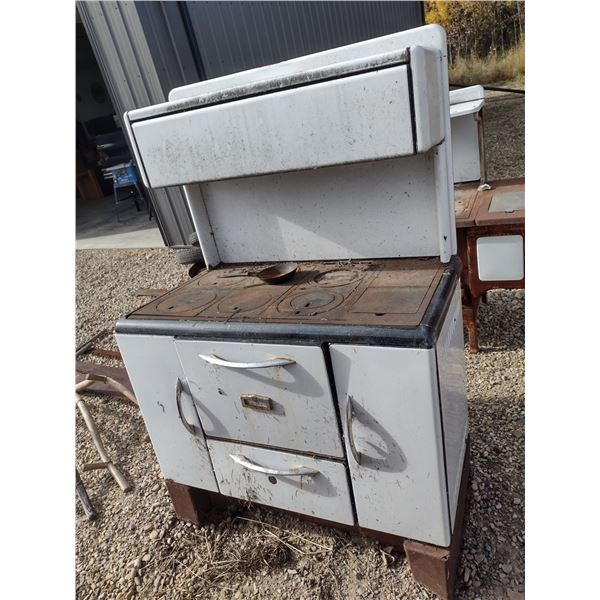 wood kitchen stove with bread warmer