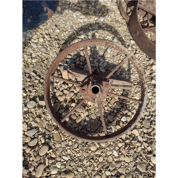 well bucket pulley