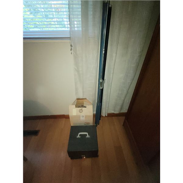 Bell & Howell Projector B