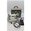 Image 1 : Vintage Singer Featherweight 221k sewing machine