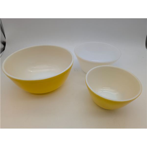 Yellow Pyrex Baking bowls