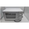 Image 1 : Magnasonic Microwave