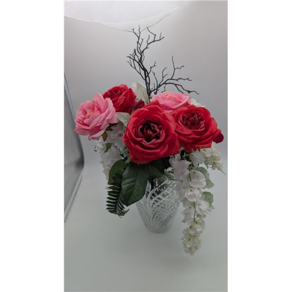 Pinwheel Glass Vase with flowers