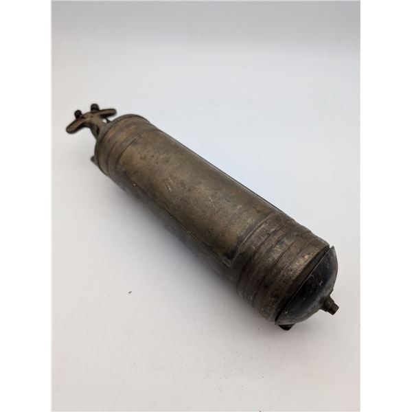 antique Pyrene fire extinguisher (ct31)