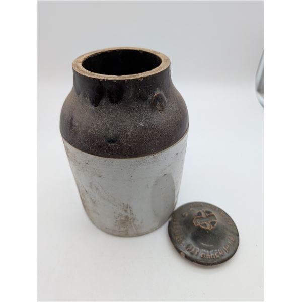 crock jug with lid (ct31 )