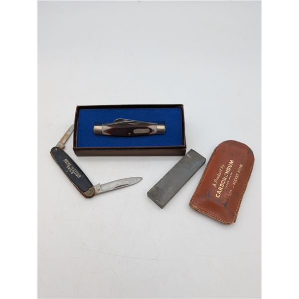 2 pocket knives and sharpener (ct31)