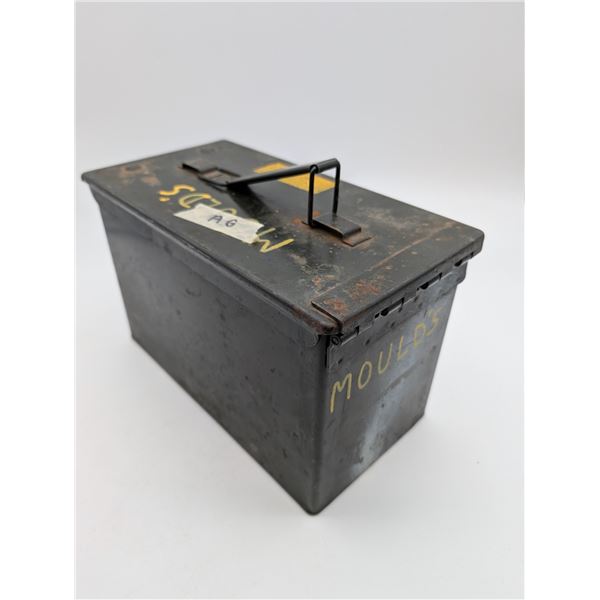 metal ammo box (ca33)