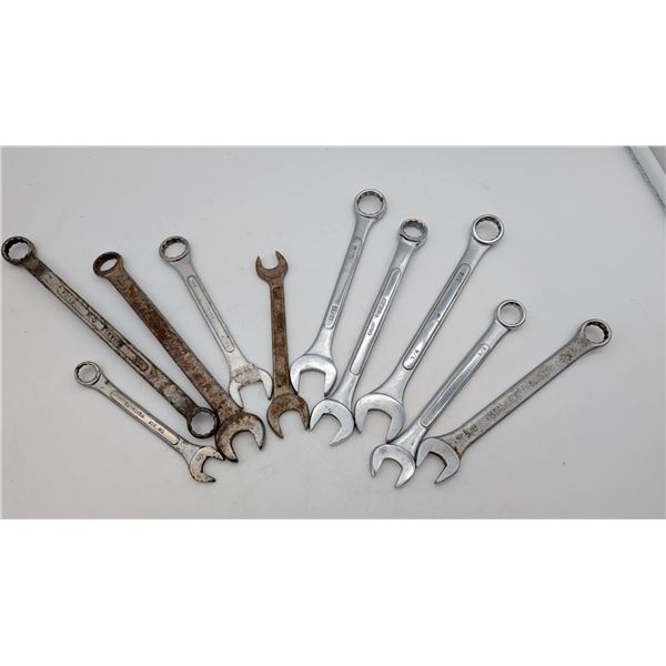 assorted collection of wrenches and hands tools (ca33)