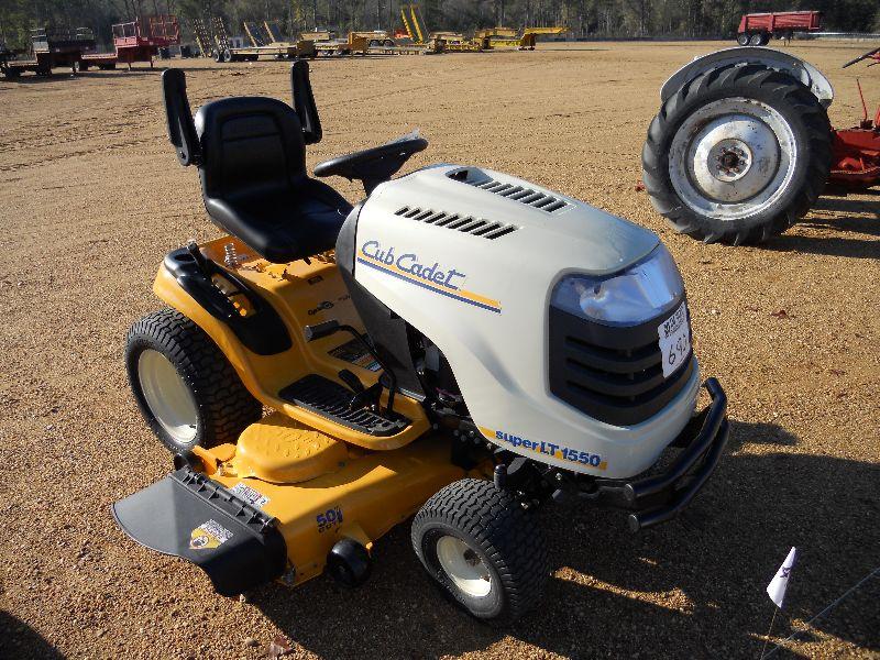 CUB CADET LT1550 RIDING MOWER,