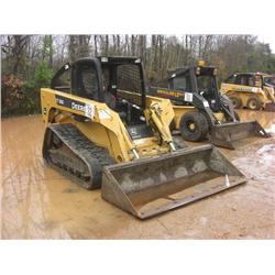 JOHN DEERE CT332 SKID STEER LOADER,